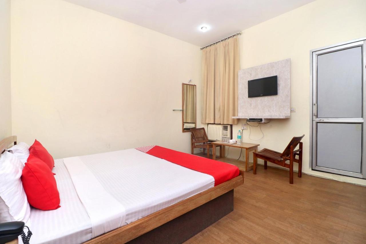 Oyo 19754 Ms Residency Hotell Hoshiarpur Exteriör bild